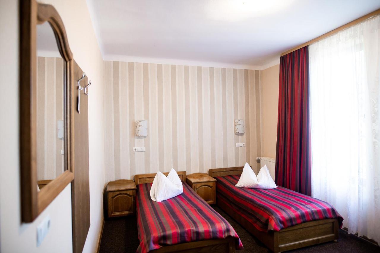 Vila Tineretului Satu Mare Extérieur photo